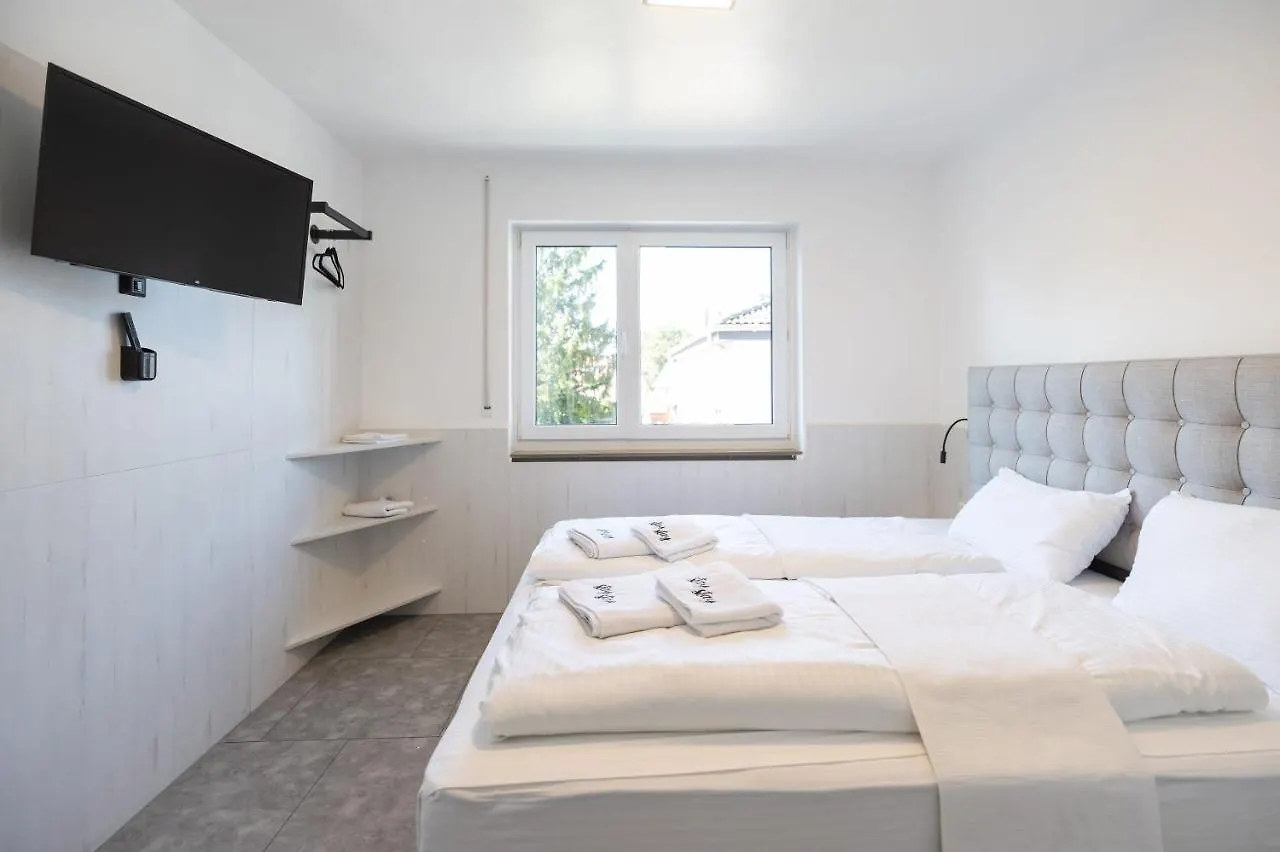 Guest house Staystay Guesthouse I 24 Hours Check-In Nuremberg